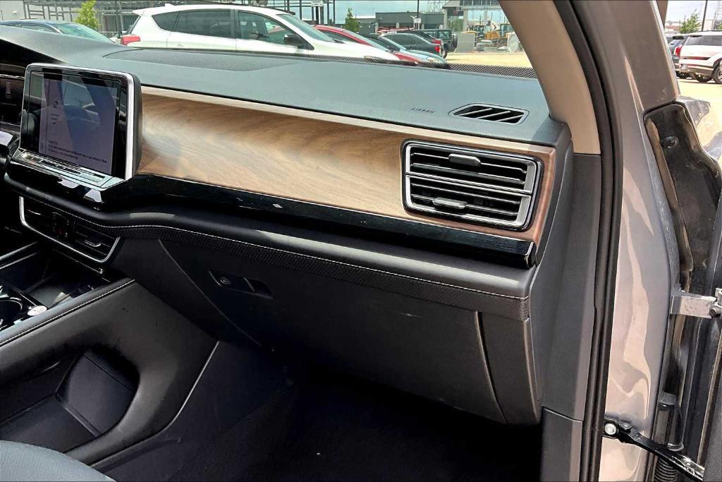 used 2024 Volkswagen Atlas car, priced at $32,410