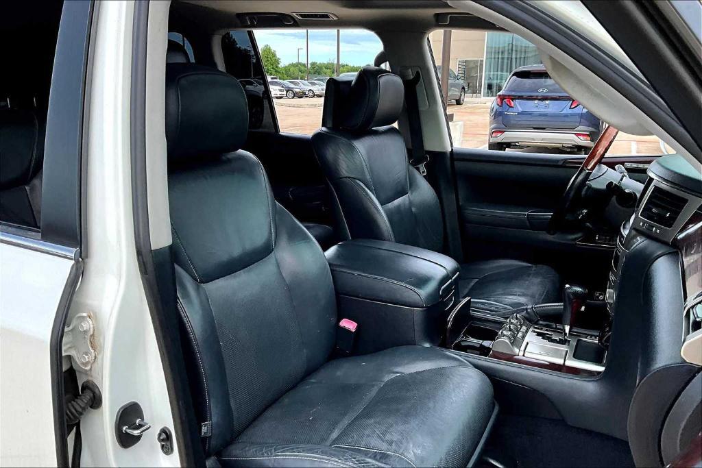 used 2015 Lexus LX 570 car, priced at $33,106