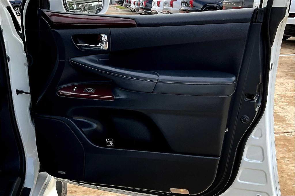 used 2015 Lexus LX 570 car, priced at $33,106