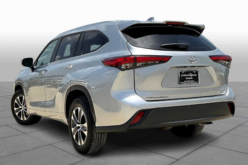 used 2023 Toyota Highlander car, priced at $36,500