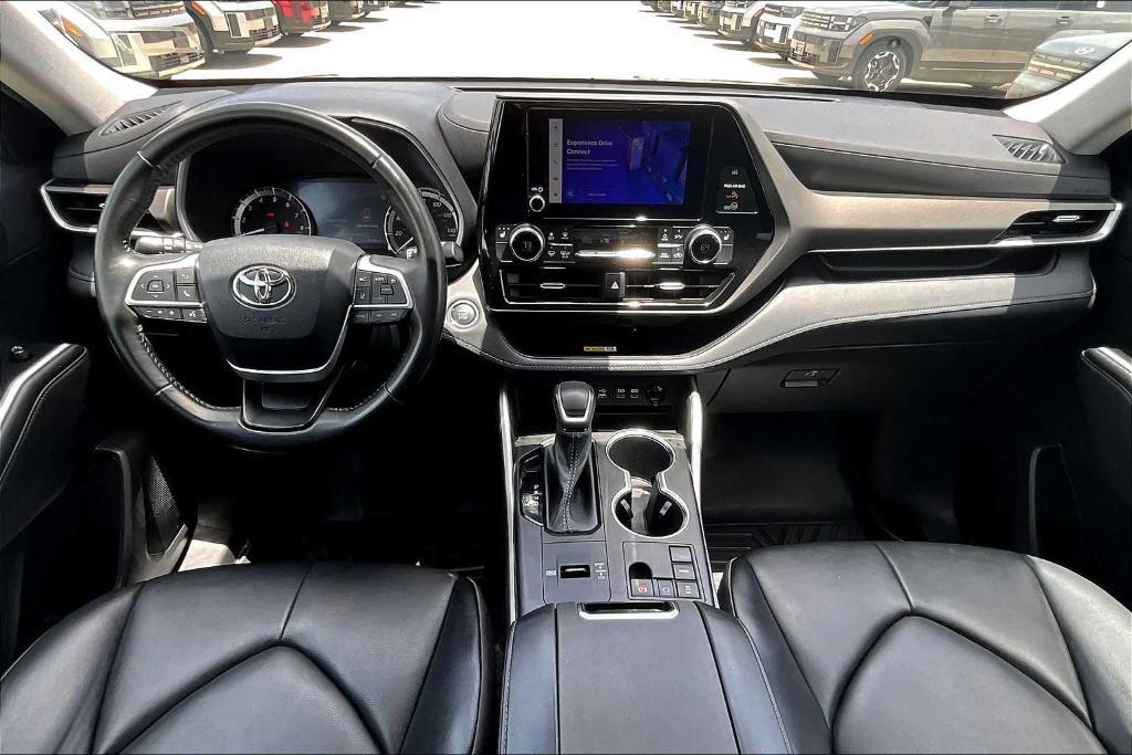 used 2023 Toyota Highlander car, priced at $36,500