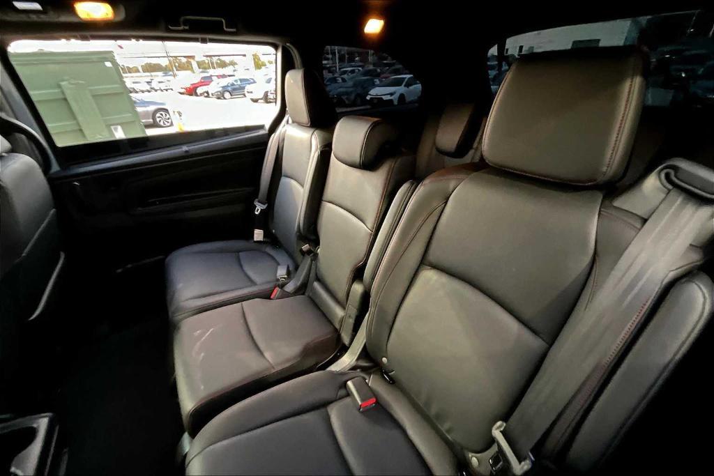 used 2025 Honda Odyssey car, priced at $40,799