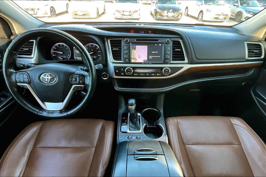 used 2018 Toyota Highlander car, priced at $27,328