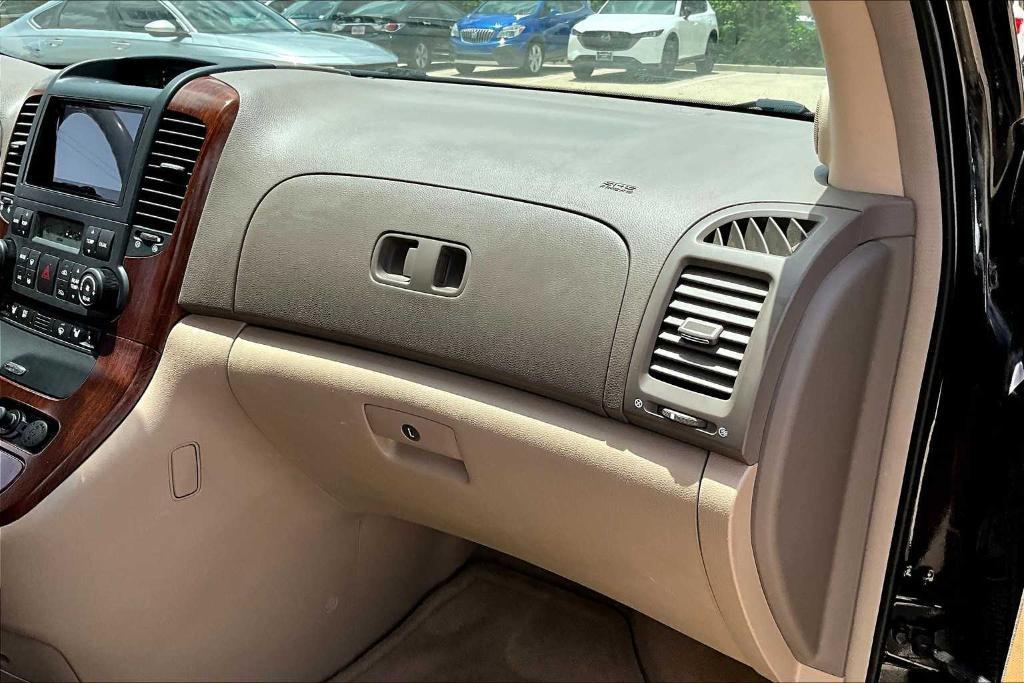 used 2006 Kia Sedona car, priced at $4,600