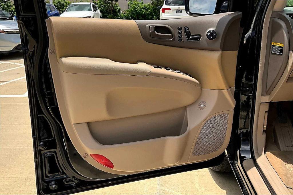 used 2006 Kia Sedona car, priced at $4,600