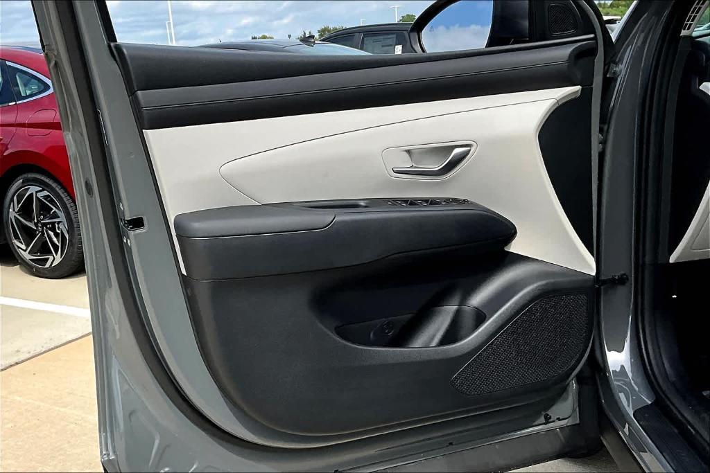 new 2025 Hyundai Tucson car, priced at $29,632
