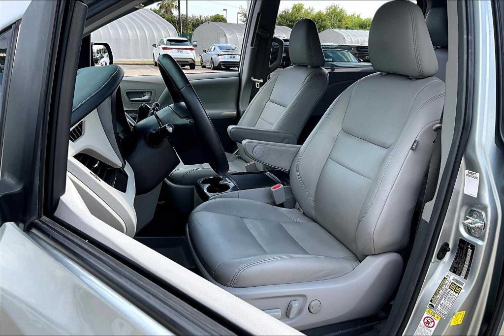 used 2019 Toyota Sienna car, priced at $23,277