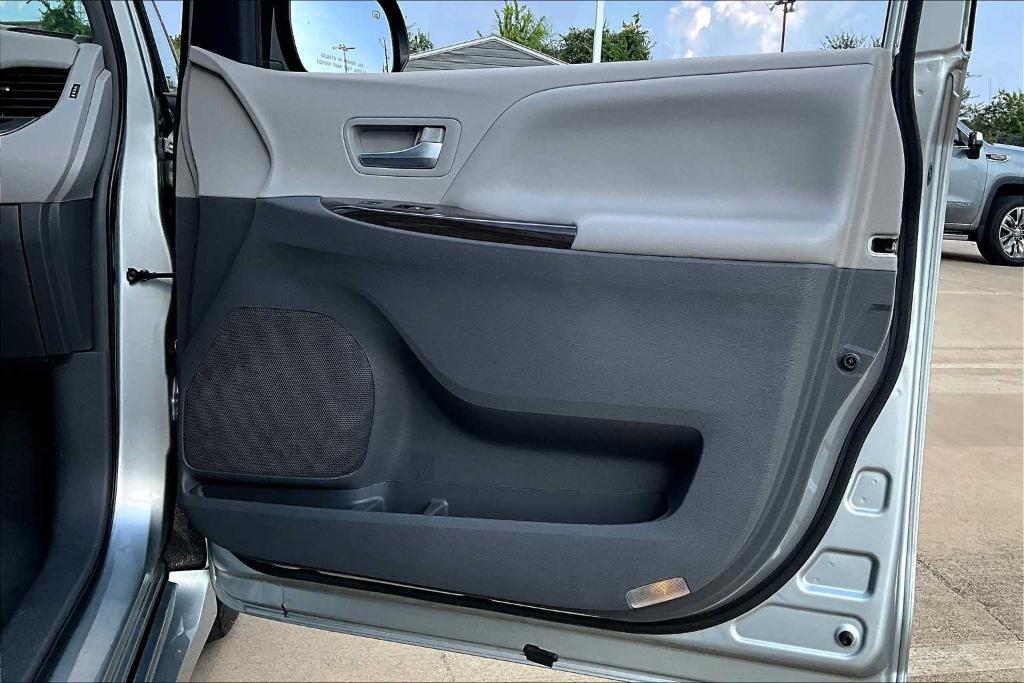 used 2019 Toyota Sienna car, priced at $23,277
