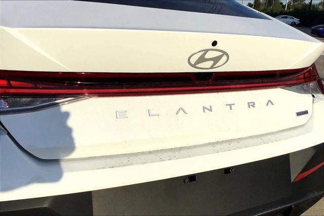 new 2025 Hyundai Elantra HEV car, priced at $27,205