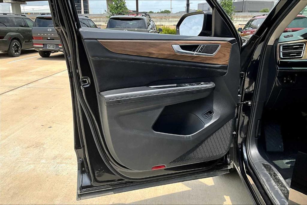 used 2024 Volkswagen Atlas car, priced at $32,503