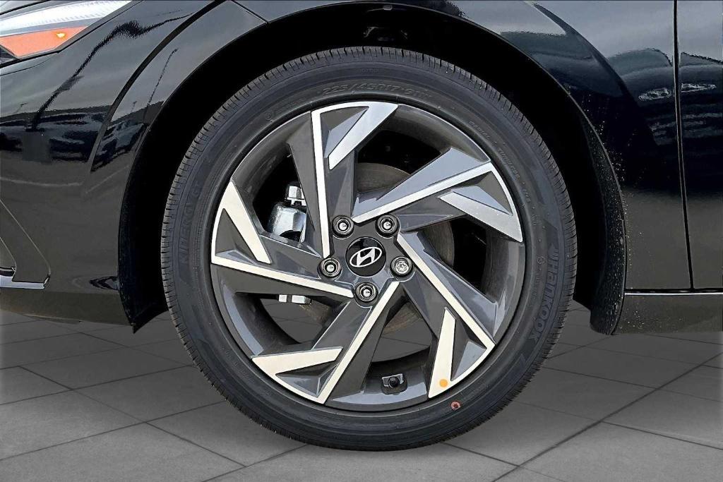 new 2025 Hyundai Elantra car, priced at $25,851