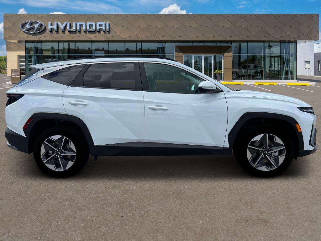 new 2025 Hyundai TUCSON Hybrid car, priced at $37,265