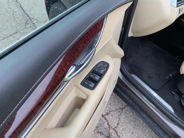 used 2019 Cadillac XT5 car, priced at $24,555