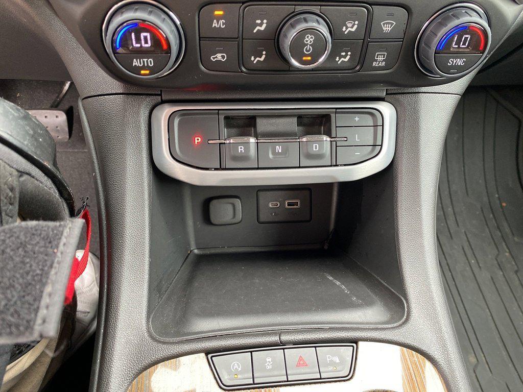 used 2022 GMC Acadia car, priced at $25,155