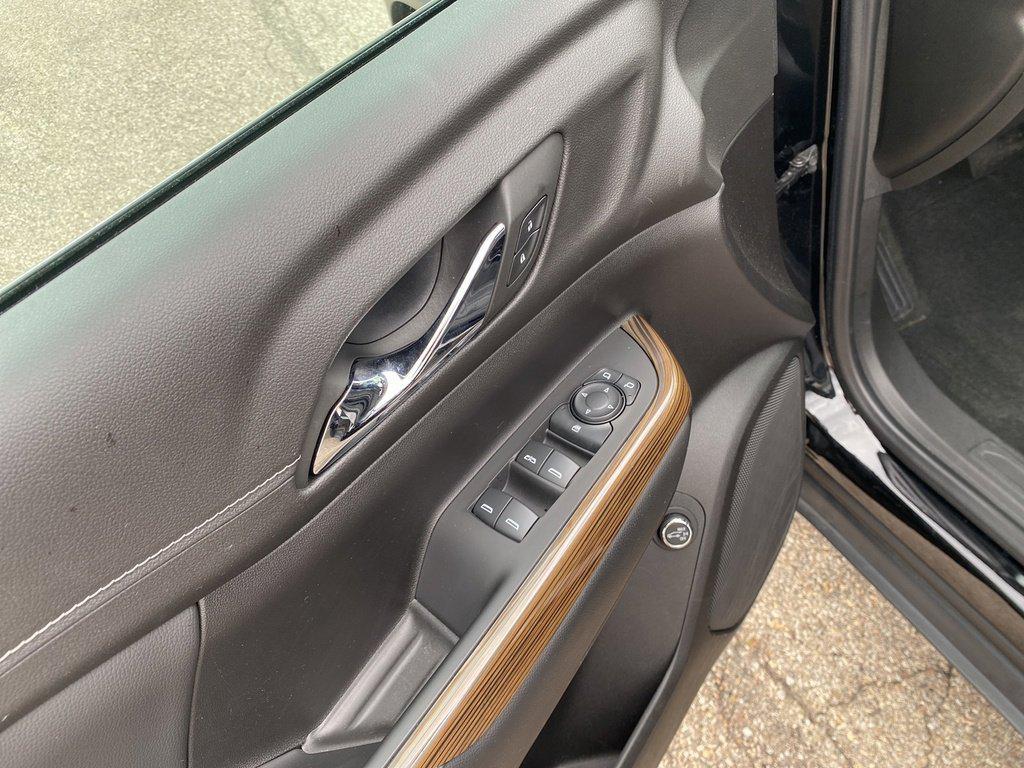 used 2022 GMC Acadia car, priced at $25,155
