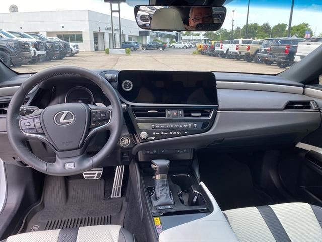 used 2023 Lexus ES 300h car, priced at $40,384