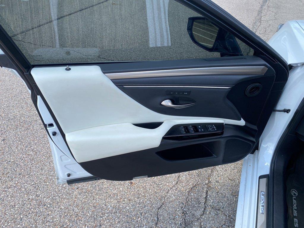 used 2023 Lexus ES 300h car, priced at $39,868
