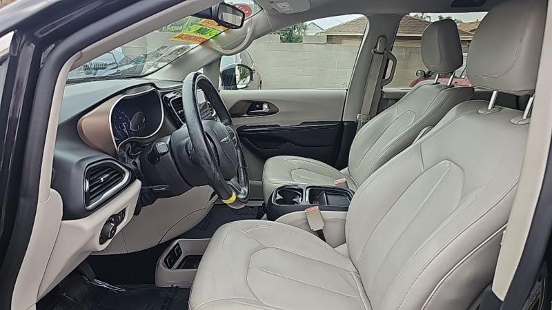 used 2017 Chrysler Pacifica car