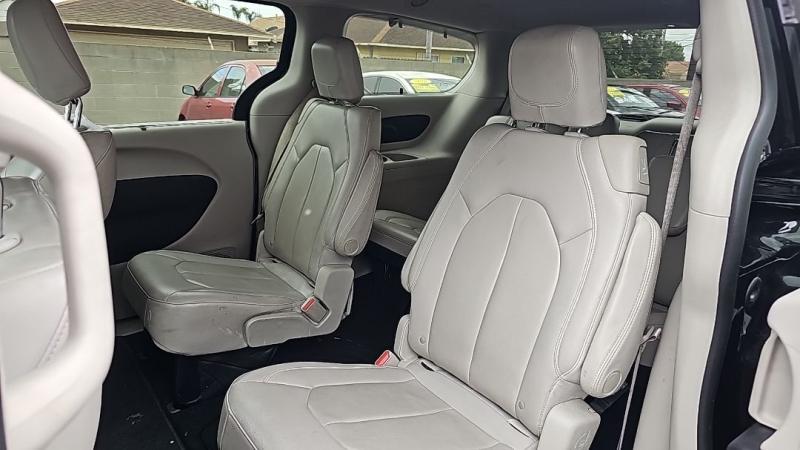 used 2017 Chrysler Pacifica car