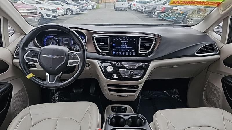 used 2017 Chrysler Pacifica car
