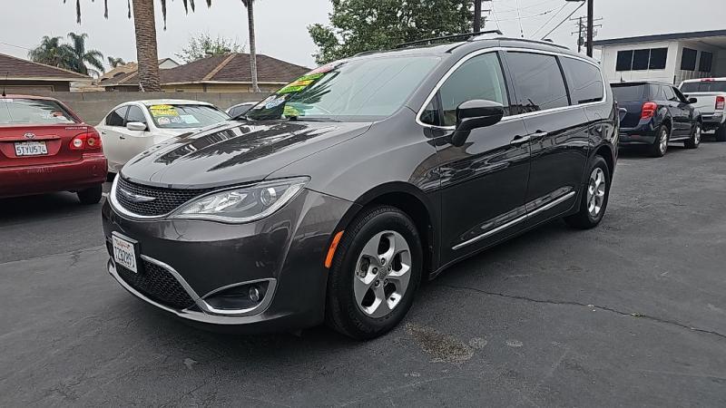 used 2017 Chrysler Pacifica car