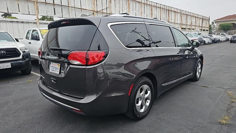 used 2017 Chrysler Pacifica car