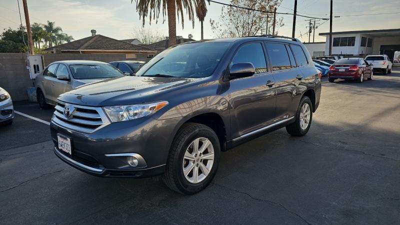 used 2012 Toyota Highlander car, priced at $13,888