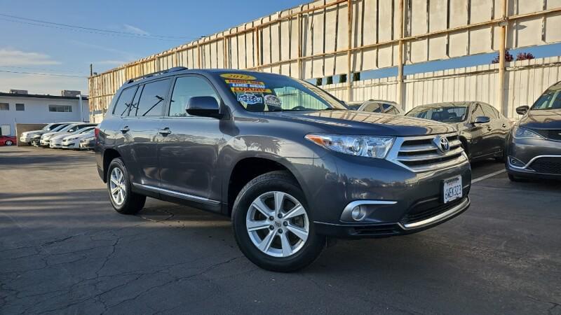 used 2012 Toyota Highlander car, priced at $13,888