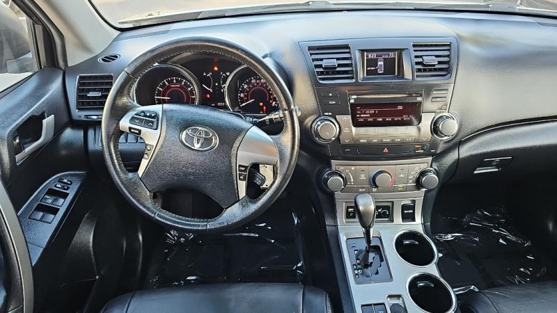 used 2012 Toyota Highlander car, priced at $13,888