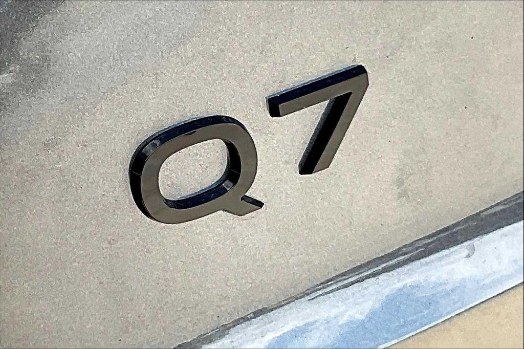 new 2025 Audi Q7 car, priced at $76,350