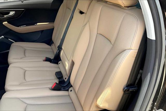 new 2025 Audi Q7 car, priced at $76,555