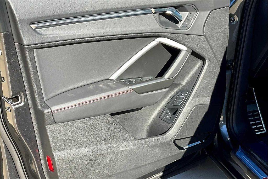 new 2025 Audi Q3 car, priced at $44,759