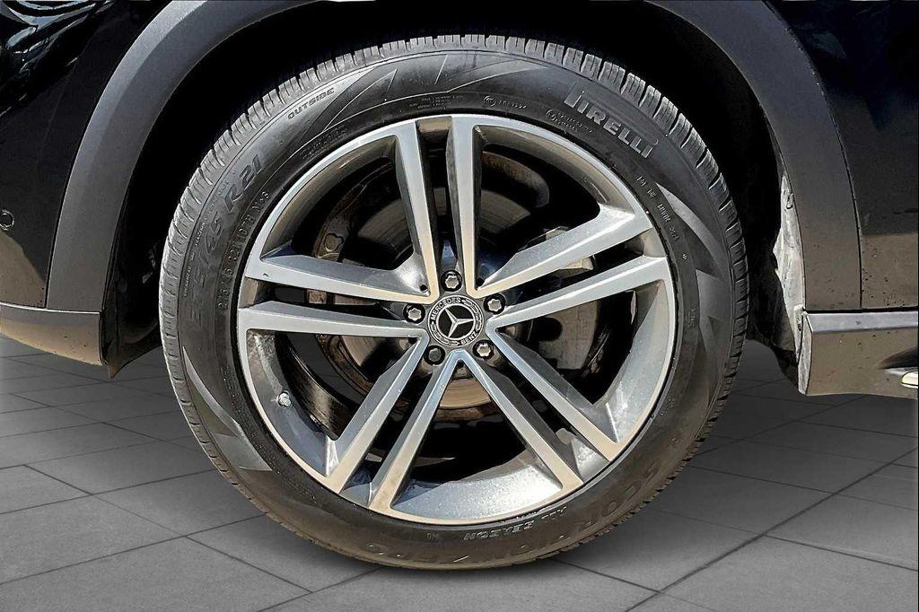 used 2021 Mercedes-Benz GLE 350 car, priced at $40,000