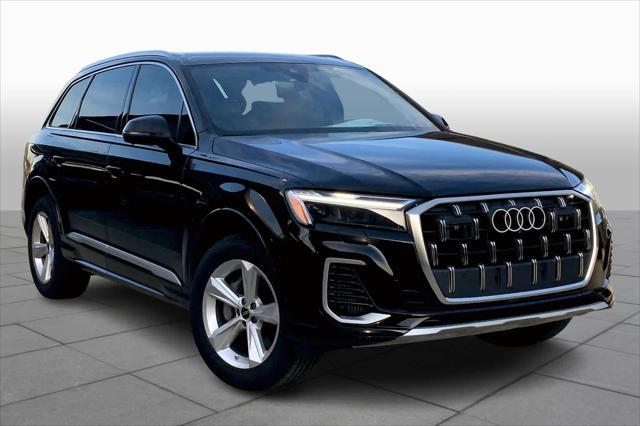 new 2025 Audi Q7 car, priced at $69,900