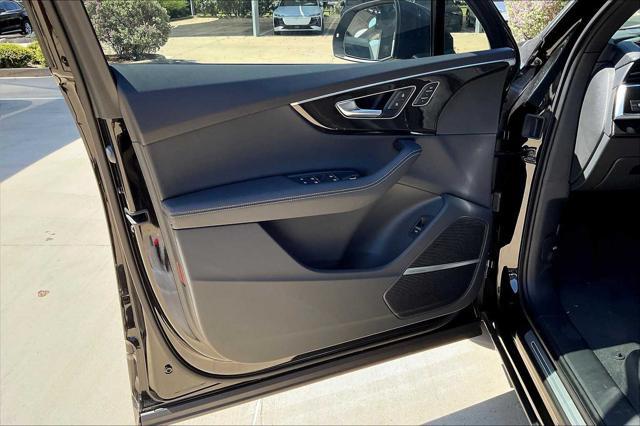 new 2025 Audi Q7 car, priced at $78,805