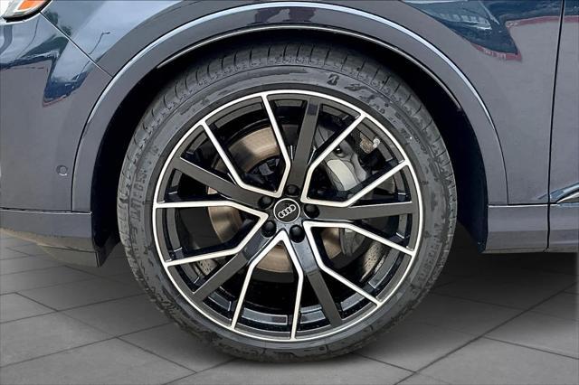 new 2025 Audi Q7 car, priced at $86,455