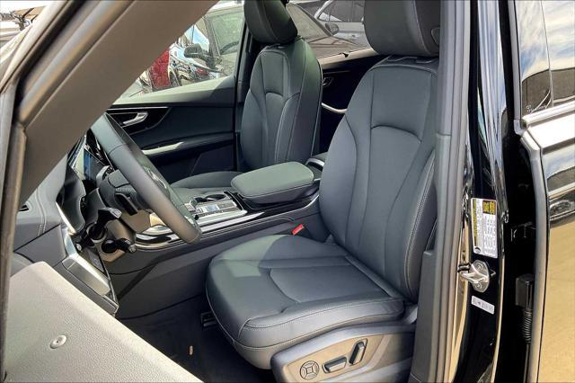 new 2025 Audi Q7 car, priced at $77,305