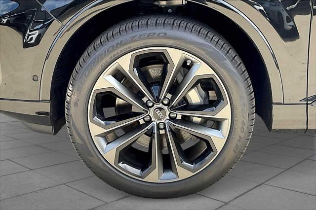 new 2025 Audi Q7 car, priced at $77,305