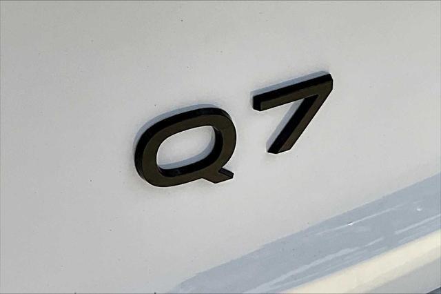 new 2025 Audi Q7 car, priced at $74,077