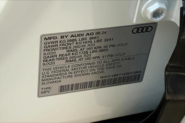 new 2025 Audi Q7 car, priced at $75,800