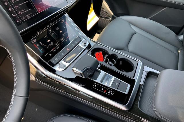 new 2025 Audi Q7 car, priced at $68,620