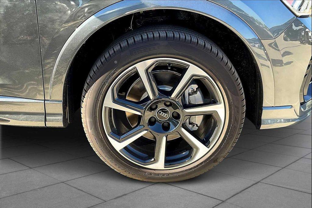 new 2025 Audi Q3 car, priced at $44,759