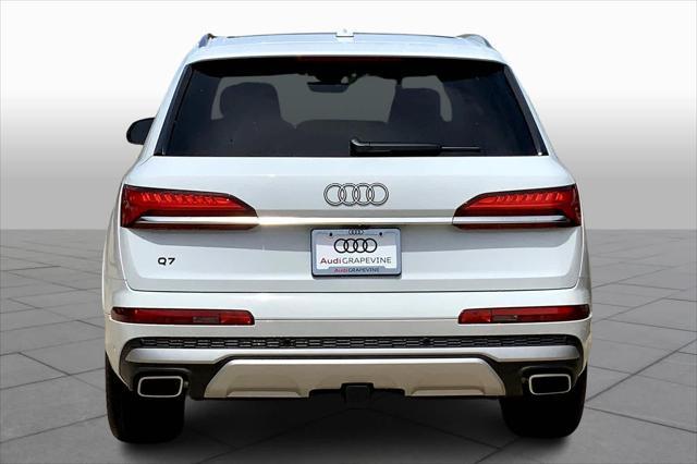 new 2025 Audi Q7 car, priced at $75,700