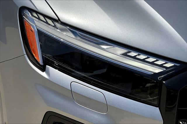 new 2025 Audi Q7 car, priced at $90,245