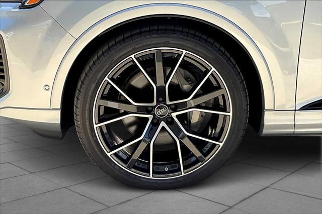 new 2025 Audi Q7 car, priced at $85,105