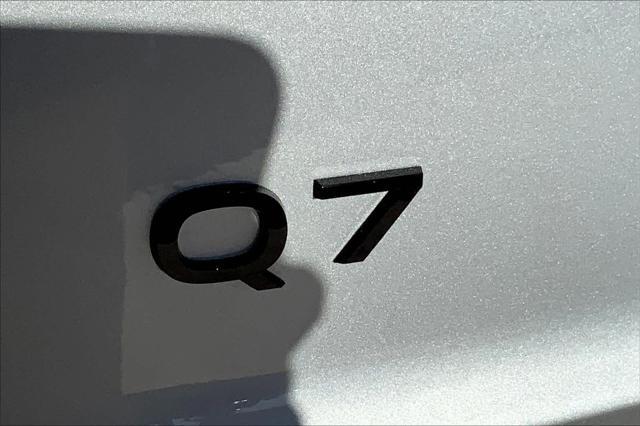 new 2025 Audi Q7 car, priced at $69,900