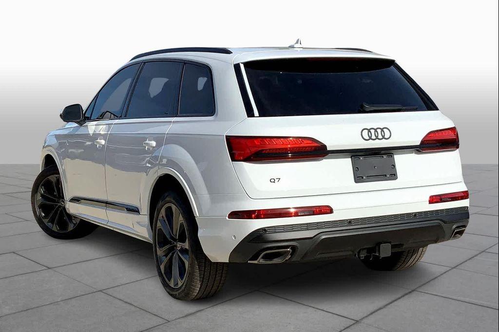 new 2025 Audi Q7 car, priced at $77,450