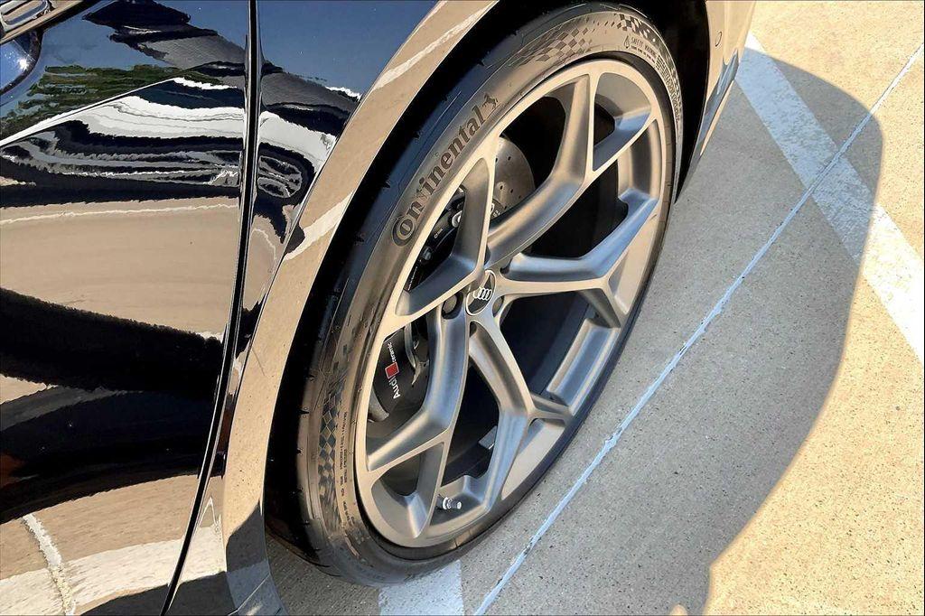 new 2025 Audi RS 6 Avant car, priced at $160,245