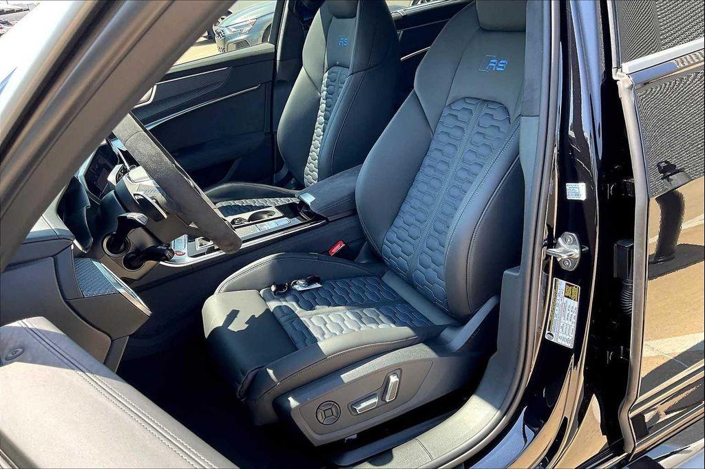 new 2025 Audi RS 6 Avant car, priced at $160,245