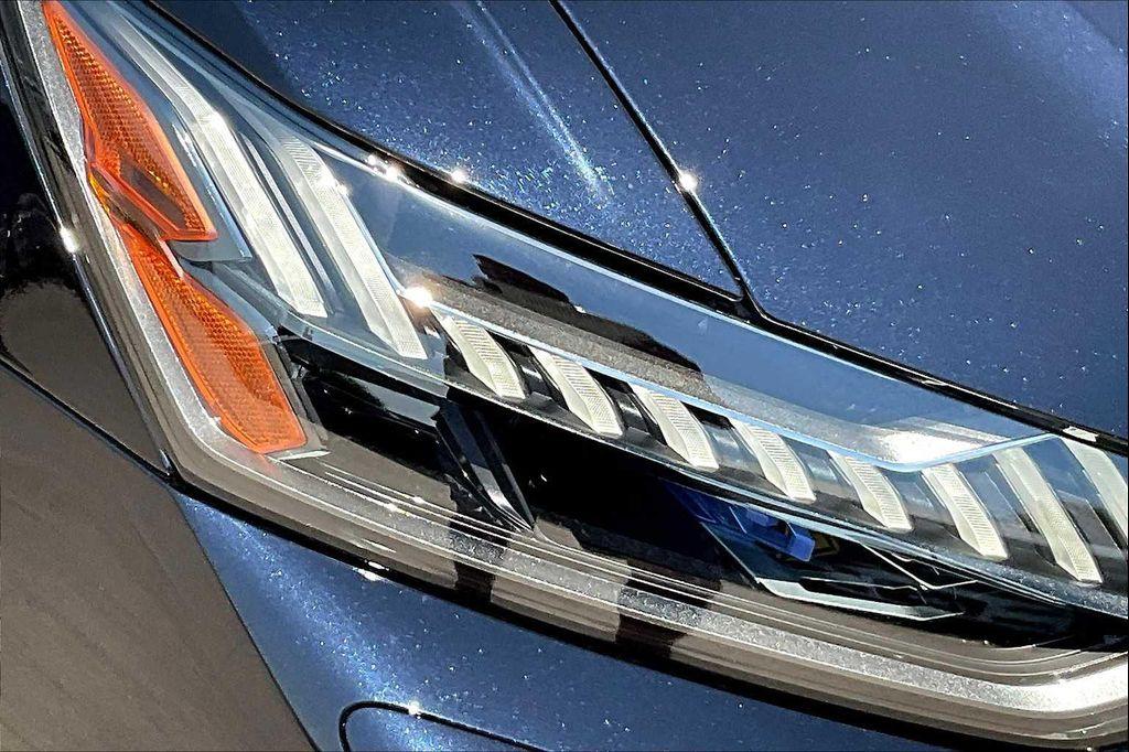 new 2025 Audi RS 6 Avant car, priced at $160,245